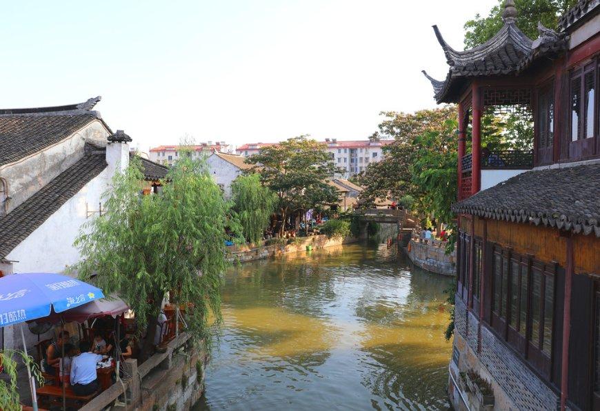 小蓝球向上跳